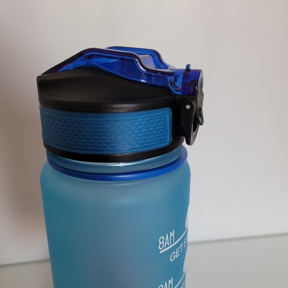 New Motivational Hourly Water Bottle - Picture 4 of 6